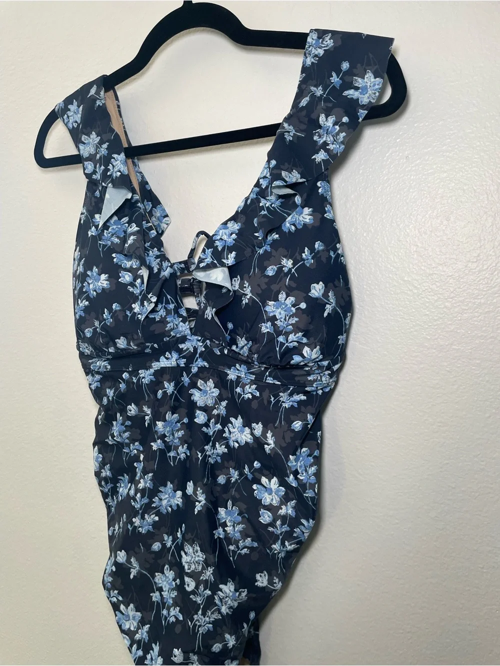NWT A Pea in the Pod Maternity Floral One Piece Swimsuit Blue Ruffle Tie Back M